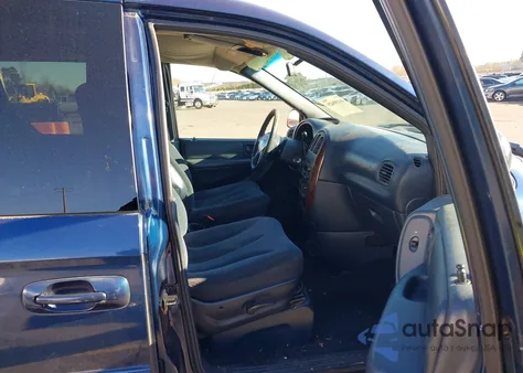 2002 Chrysler Town & Country Lx из США, поврежденный, VIN 2C4GP44372R710785